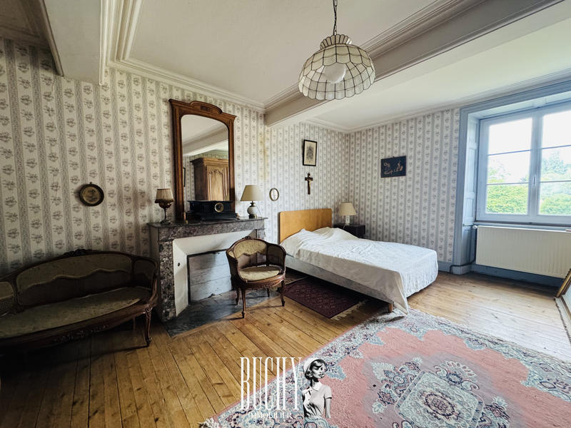 Maison - 482 m² - 11 pièces