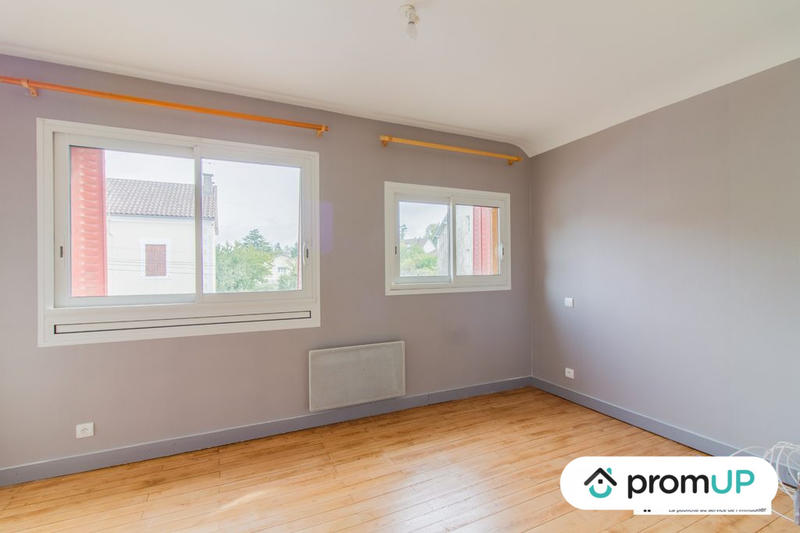 Maison - 240 m² - 8 pièces