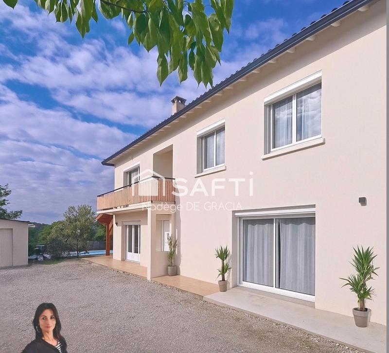 Maison - 211 m² - 7 pièces