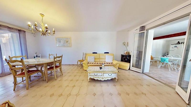 Maison jumelée - 115 m² - 5 pièces