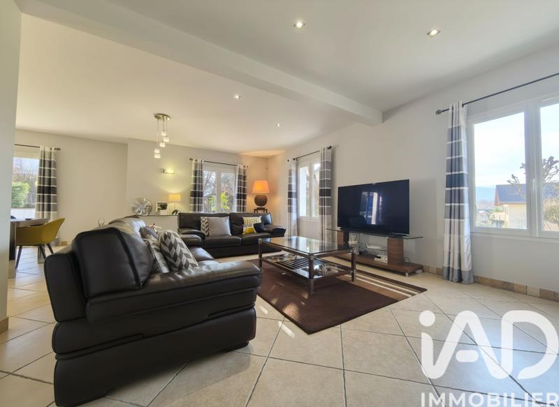 Maison - 224 m² - 8 pièces