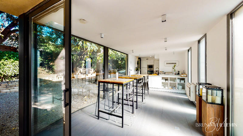 Demeure - 253 m² - 8 pièces