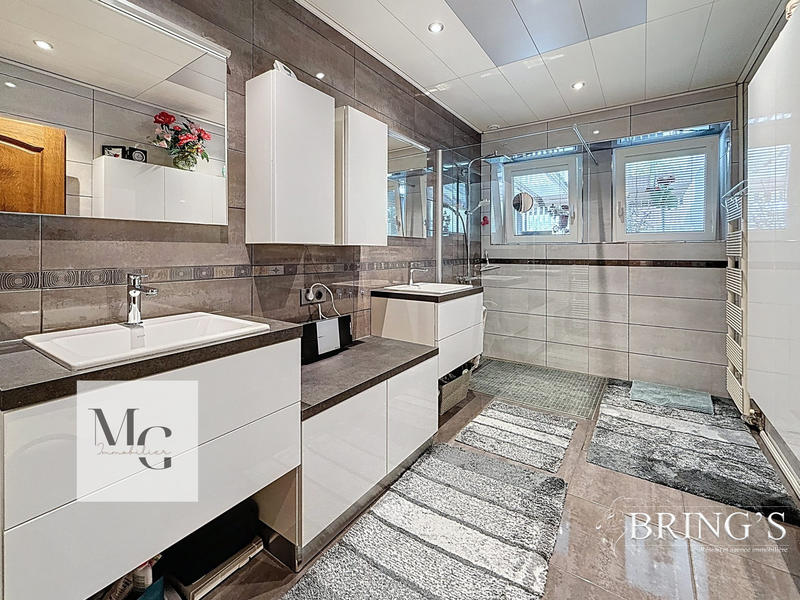 Maison - 189 m² - 5 pièces