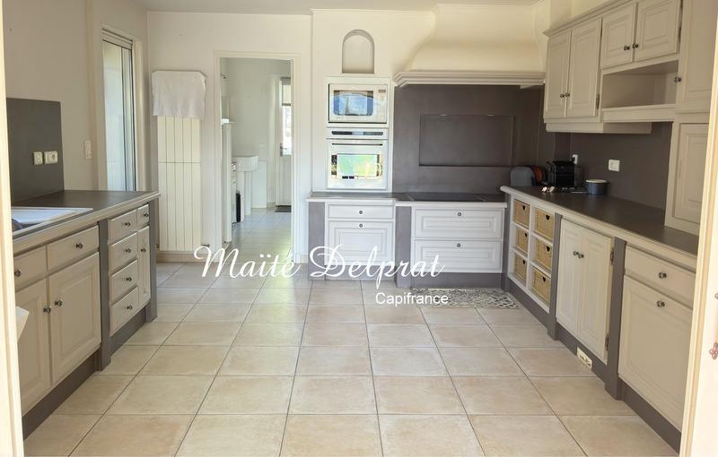 Propriété - 220 m² - 7 pièces