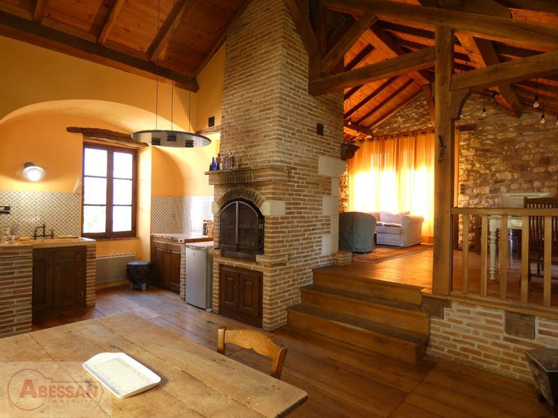 Maison - 355 m² - 10 pièces