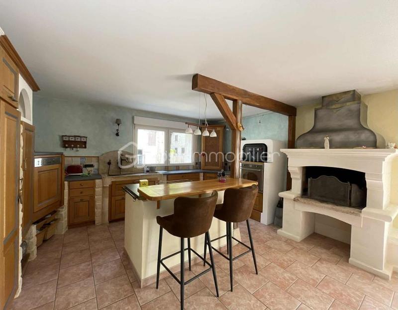 Maison - 225 m² - 6 pièces