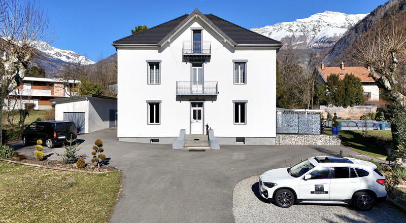 Propriété - 446 m² - 12 pièces