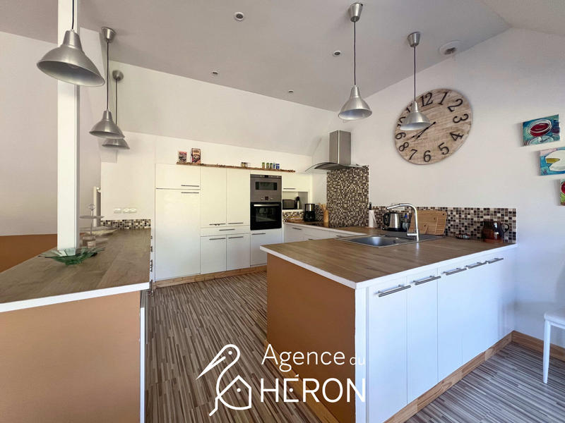 Maison - 143 m² - 8 pièces