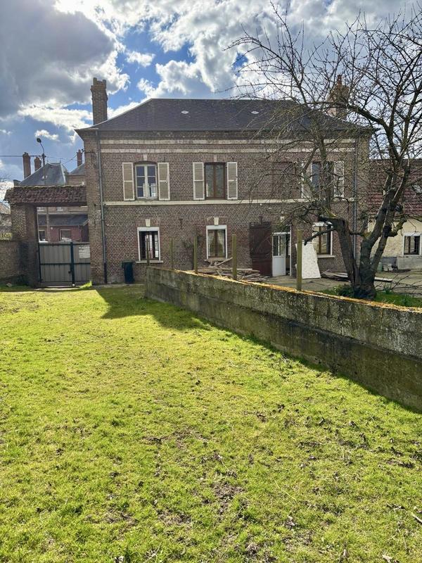 Maison traditionnelle - 230 m² - 6 pièces