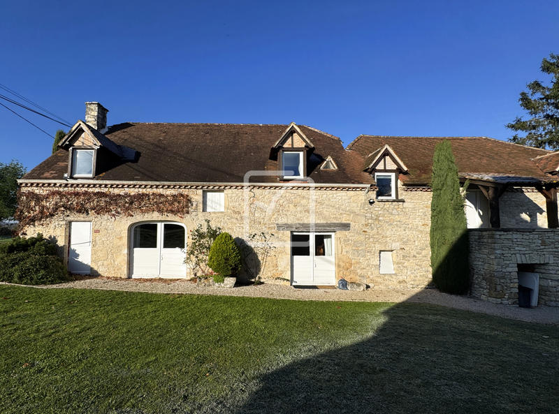 Maison - 290 m² - 11 pièces