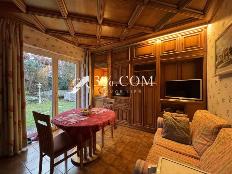 Demeure - 181 m² - 6 pièces