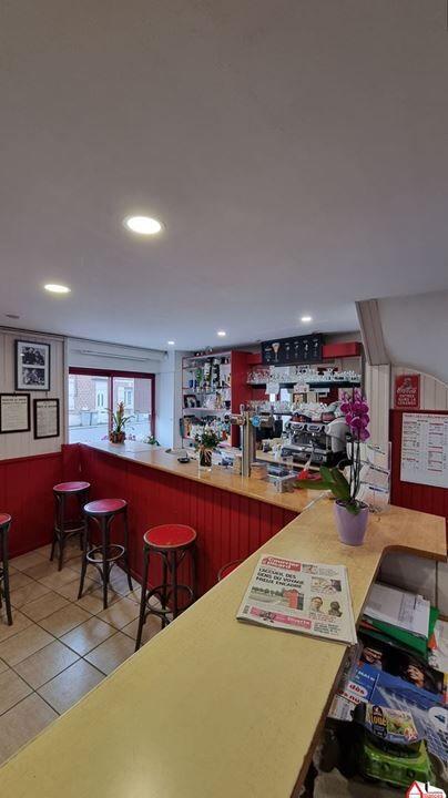 Magasins - 81 m² - 1 pièce