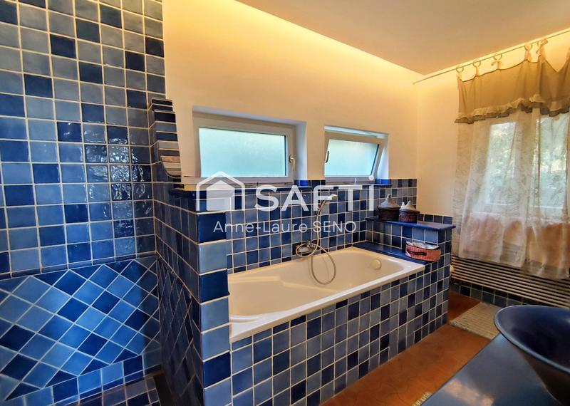 Maison - 395 m² - 14 pièces