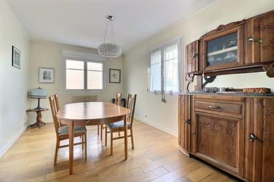 Maison - 241 m² - 8 pièces