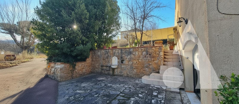 Maison - 151 m² - 6 pièces