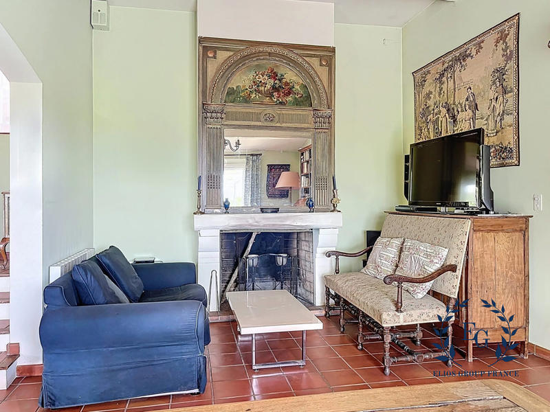 Maison traditionnelle - 218 m² - 6 pièces