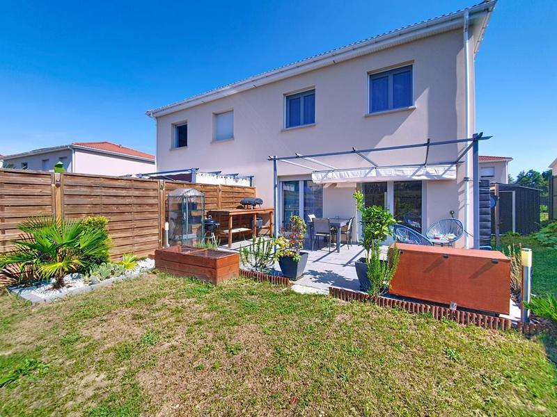 Maison - 97 m² - 4 pièces