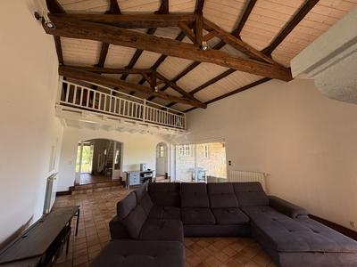 Maison - 197 m² - 7 pièces