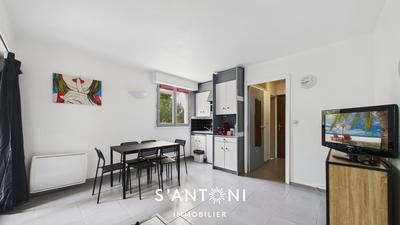 Studio - 25 m² - 1 pièce