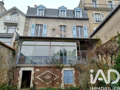 Maison de ville - 239 m² - 9 pièces