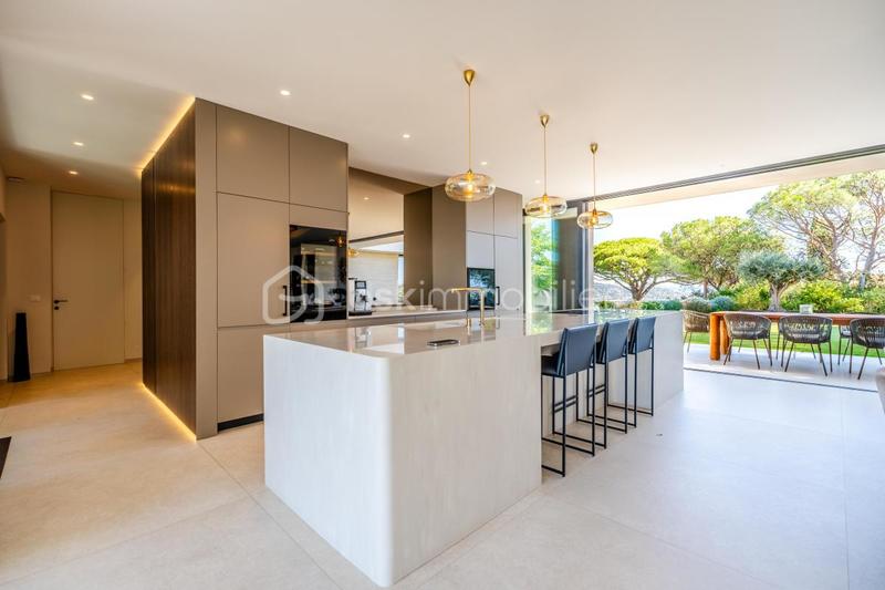 Villa - 395 m² - 9 pièces