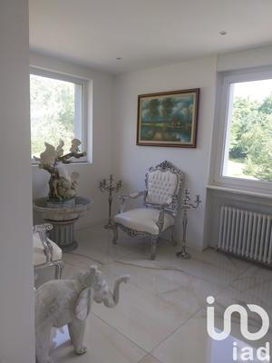 Maison - 273 m² - 8 pièces