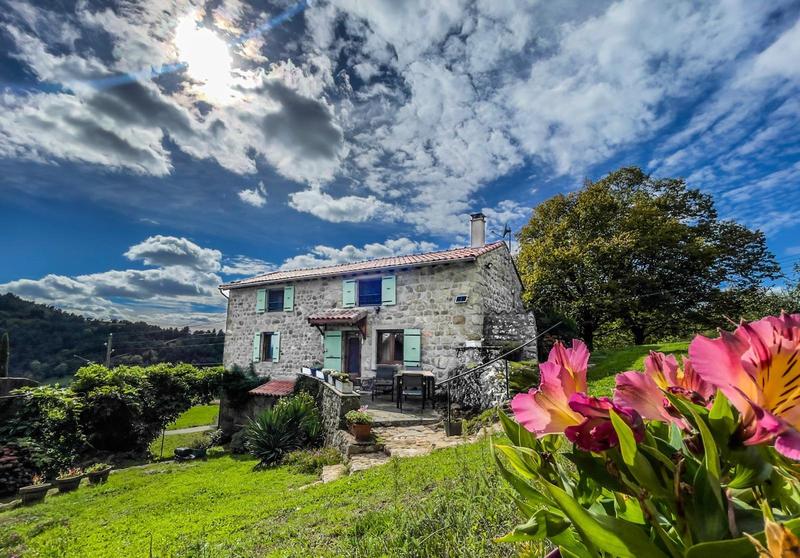 Maison en pierre - 104 m² - 5 pièces