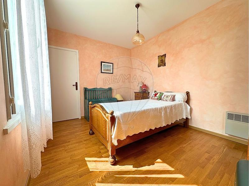 Demeure - 193 m² - 9 pièces