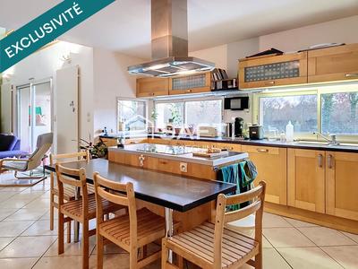 Maison - 249 m² - 9 pièces