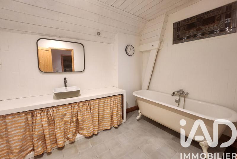 Maison - 180 m² - 8 pièces