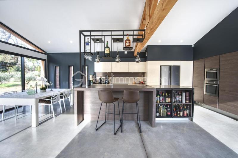 Propriété - 237 m² - 8 pièces