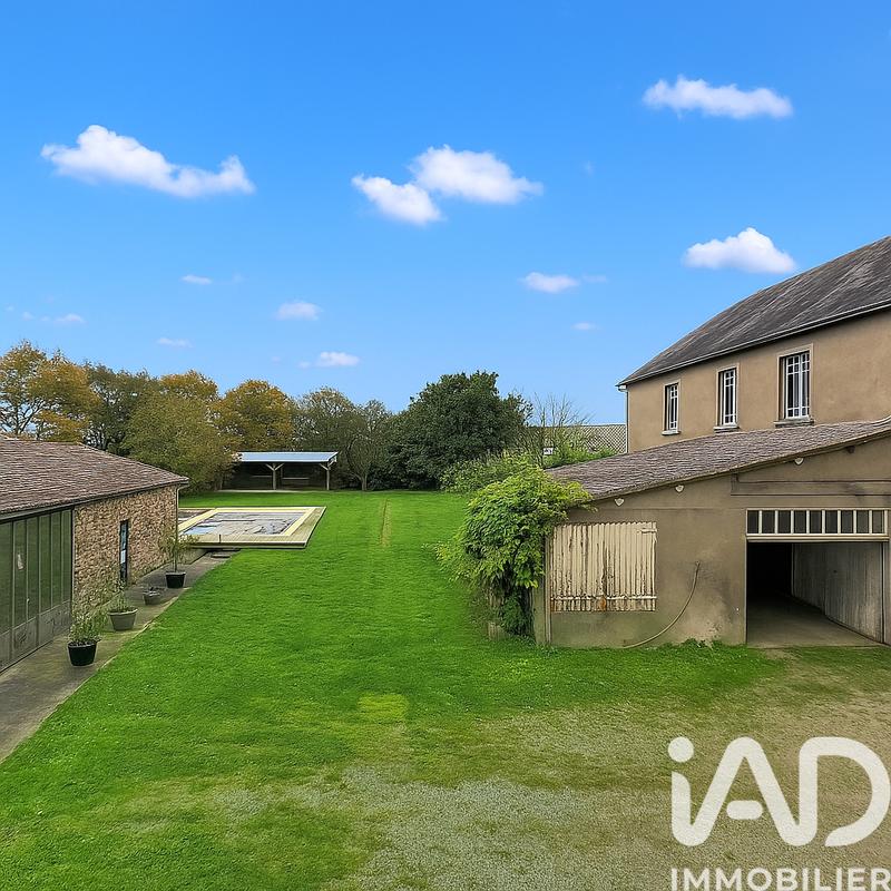 Maison - 285 m² - 9 pièces