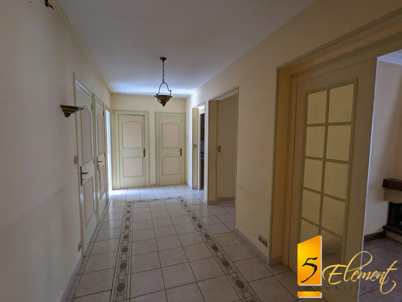 Maison - 179 m² - 6 pièces