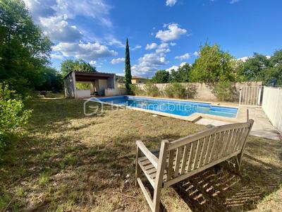 Maison - 234 m² - 8 pièces