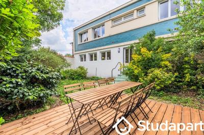 Chambre - 11 m² - 1 pièce