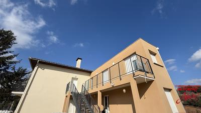 Appartement ancien - 66 m² - 3 pièces