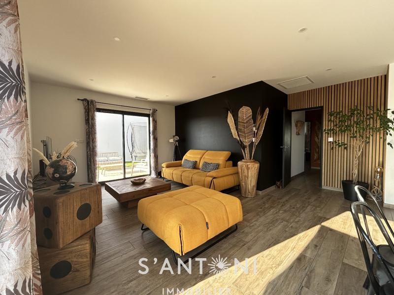 Maison - 97 m² - 4 pièces