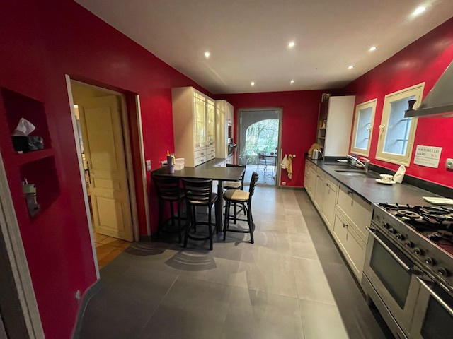 Maison - 380 m² - 10 pièces