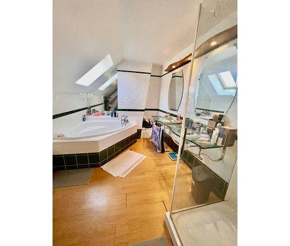 Appartement - 135 m² - 5 pièces