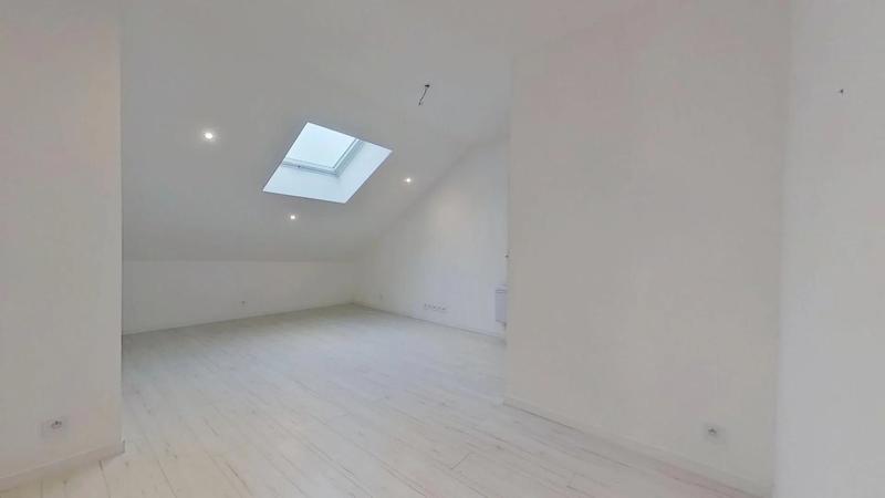 Maison - 180 m² - 8 pièces