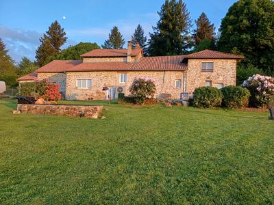 Maison - 222 m² - 7 pièces