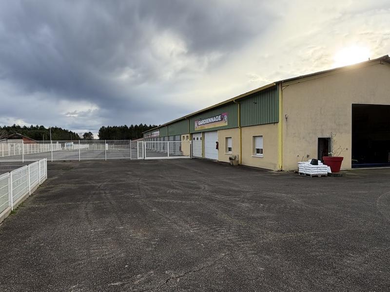 Entrepôt - 5 415 m²