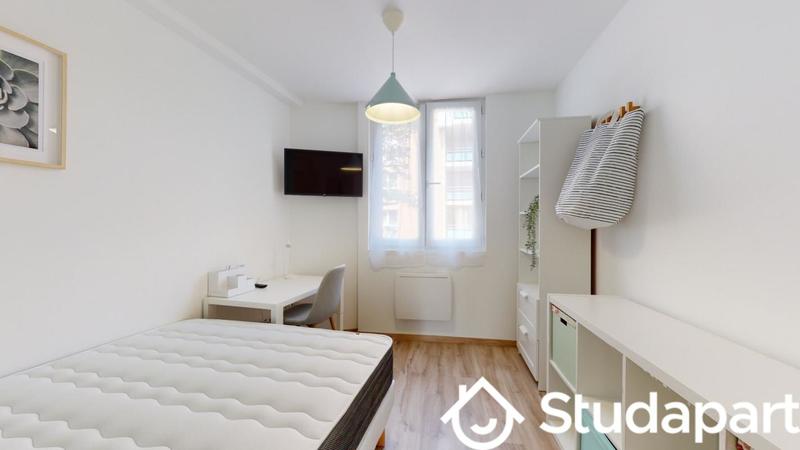 Chambre - 11 m² - 1 pièce