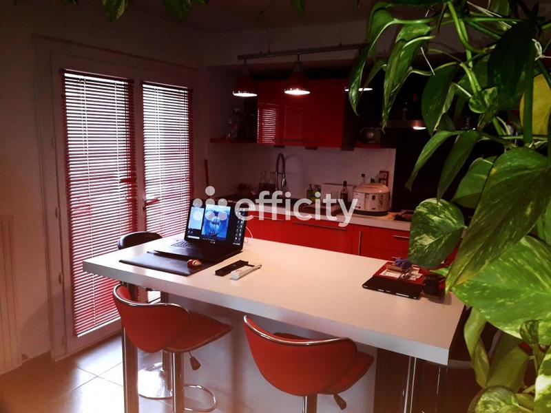 Maison - 87 m² - 5 pièces