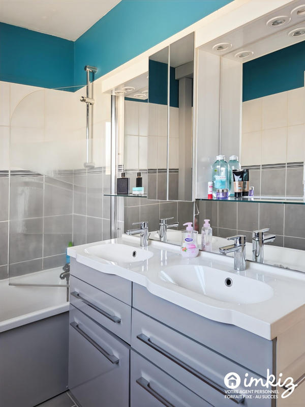 Maison - 121 m² - 6 pièces