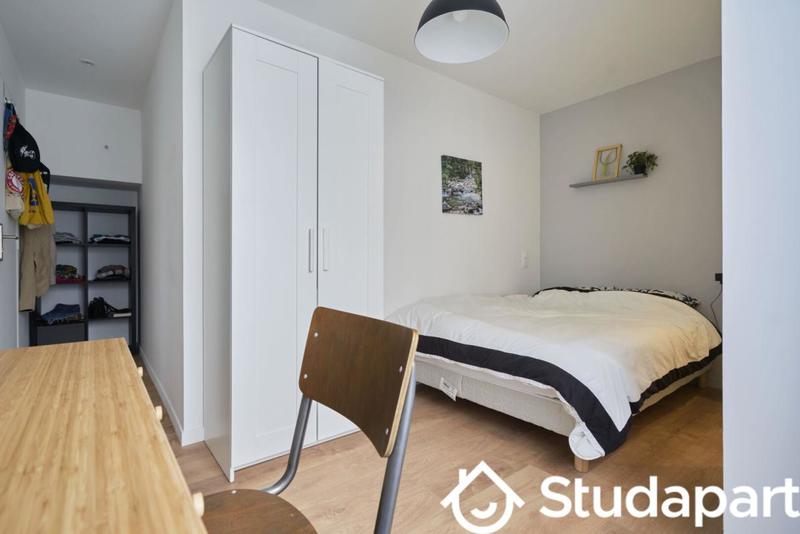 Chambre - 11 m² - 1 pièce