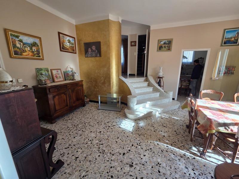 Maison - 93 m² - 5 pièces