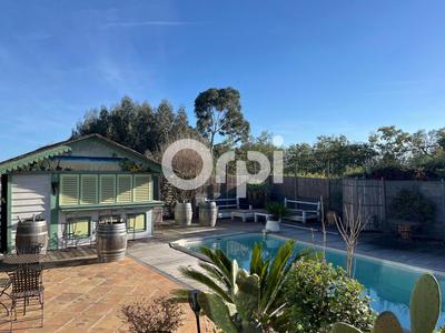 Villa - 280 m² - 6 pièces