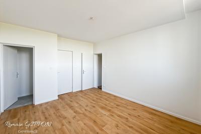 Maison - 215 m² - 9 pièces