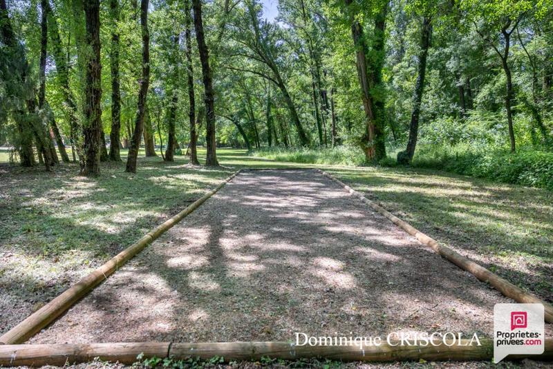 Maison - 300 m² - 12 pièces